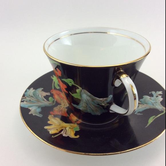 Aynsley Bone China Teacup And Saucer - Picture 6 of 10
